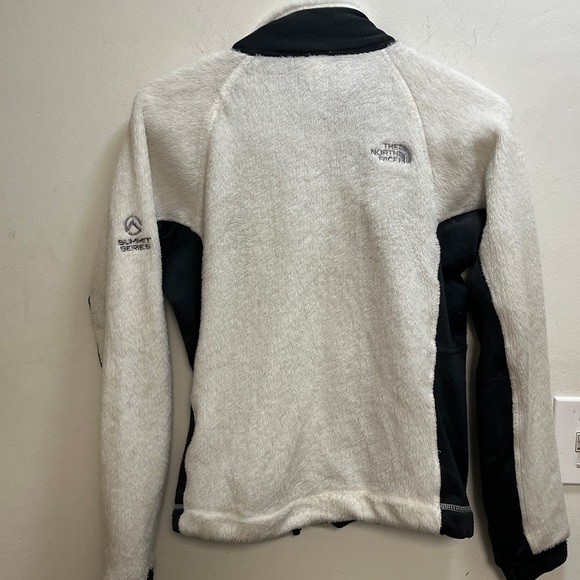 The North Face Black and White Fleece Jacket - Picture 5 of 5